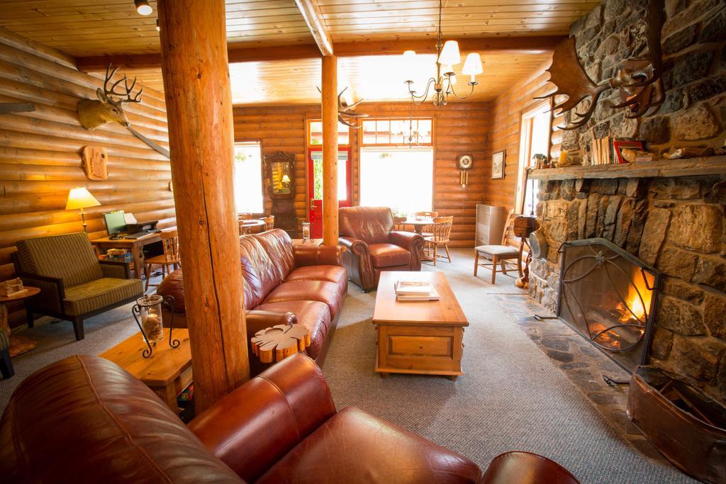 Paradise Lodge And Bungalows بحيرة لويز المظهر الخارجي الصورة