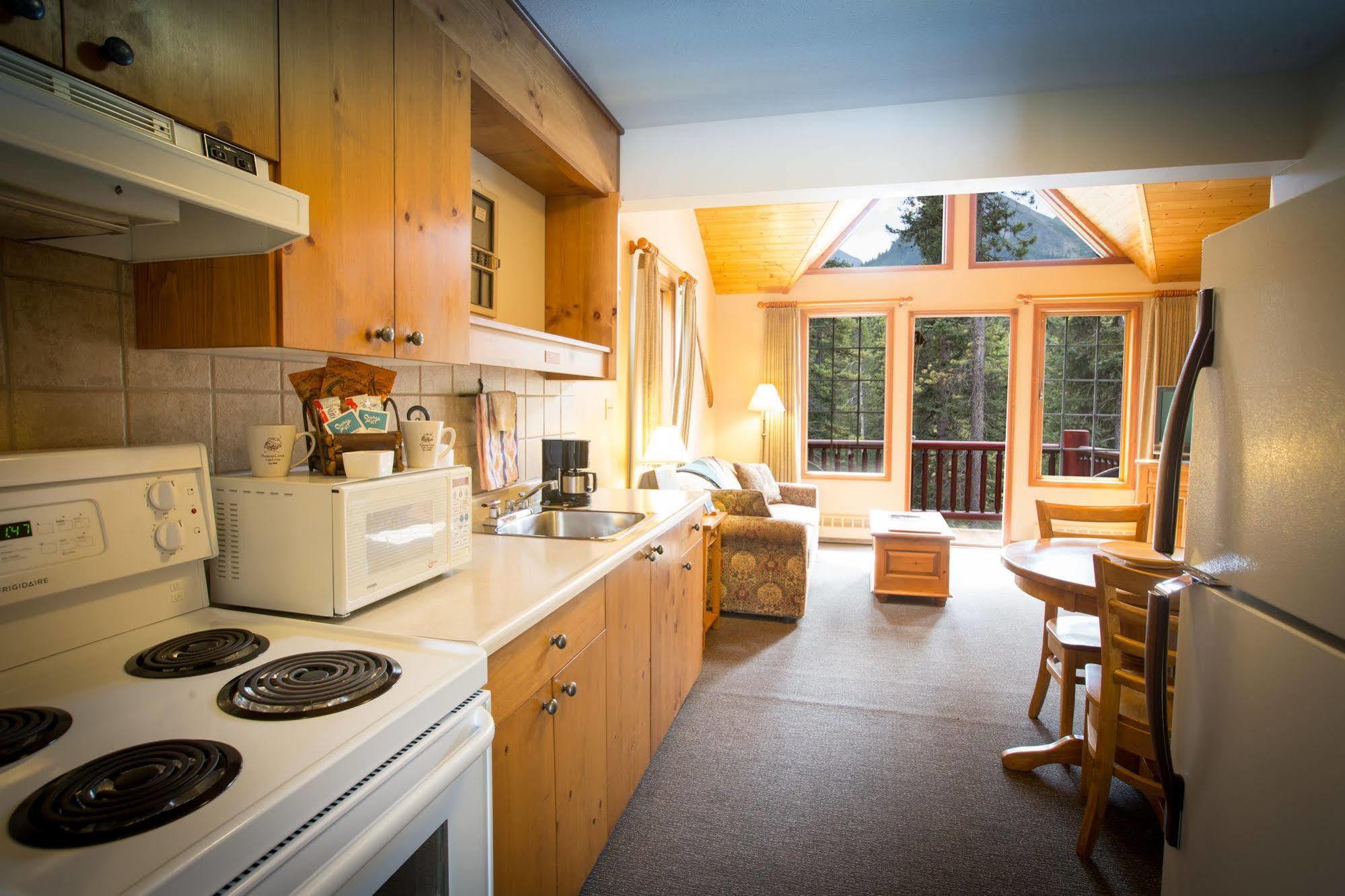 Paradise Lodge And Bungalows بحيرة لويز المظهر الخارجي الصورة